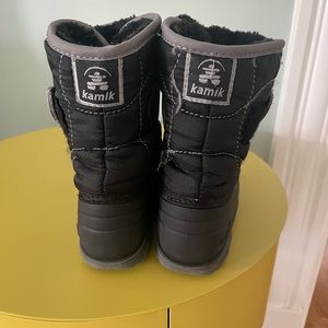 Kamik boys size 8 boots. Great condition.